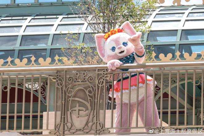 上海迪士尼复工 网友提问：玲娜贝儿什么时候换夏装