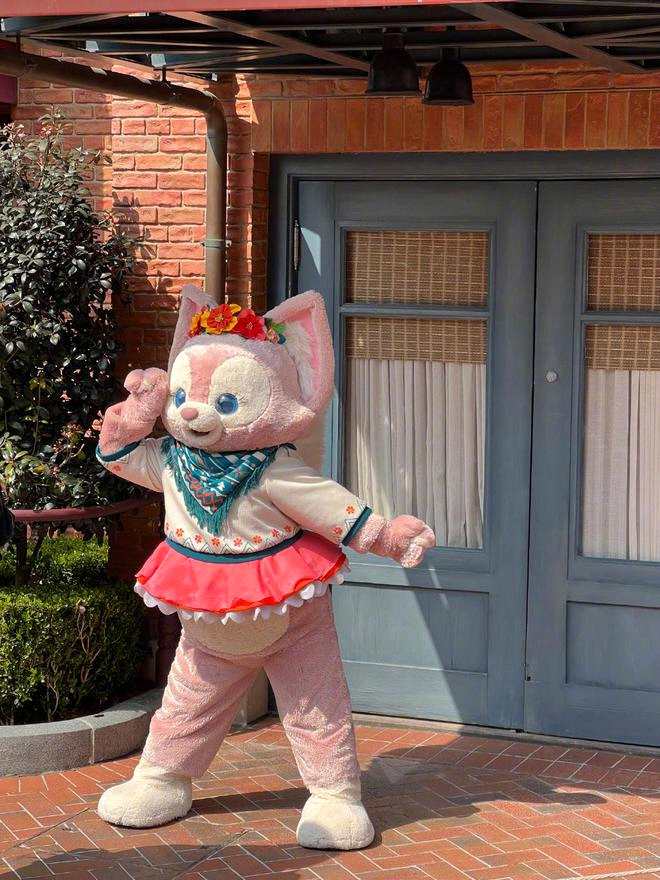 上海迪士尼复工 网友提问：玲娜贝儿什么时候换夏装