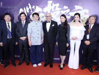 ​65岁的成龙公布三部新片，与好莱坞联手打造，最想和徐峥合作