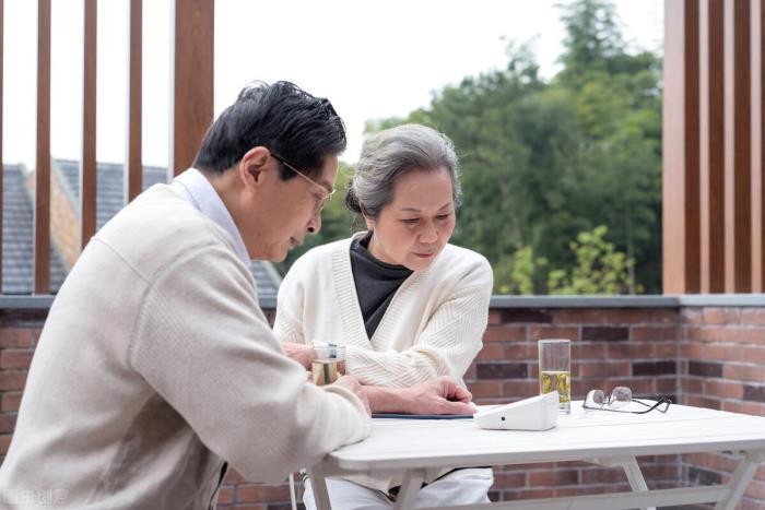 老婆坚持离婚怎么劝都没用了（70岁老阿姨坚持离婚）