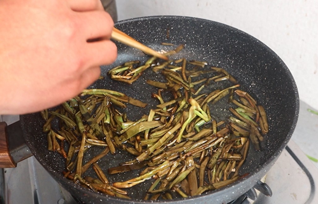 葱油拌面家常做法，我能一周吃5次，真香比饭店的还好吃