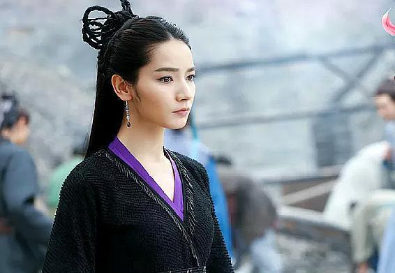 三生三世：胭脂带着离镜的女儿拜谢子阑，这个细节你注意到了吗？