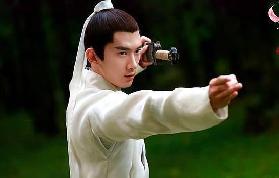 三生三世：胭脂带着离镜的女儿拜谢子阑，这个细节你注意到了吗？