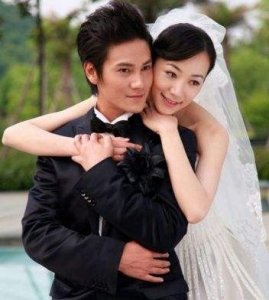 ​49岁丁子峻驻颜有术，运动+心态，成就冻龄男神