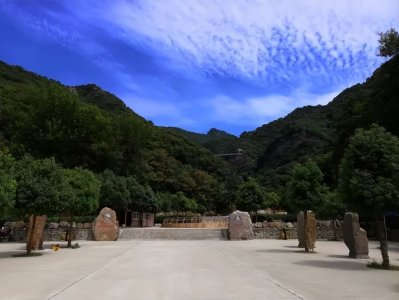 ​灯台架景区走绝壁回廊，探沟壑幽瀑一日游，位置平顶山舞钢市