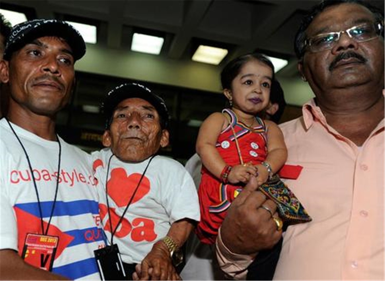 世界上最矮的女人：身高仅0.6米，打破吉尼斯纪录，成知名女星