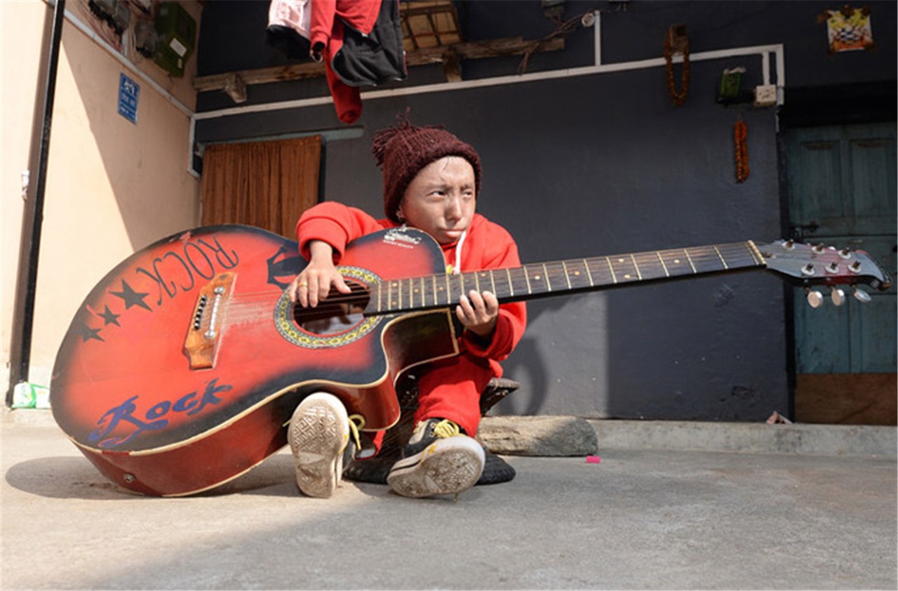 世界上最矮的女人：身高仅0.6米，打破吉尼斯纪录，成知名女星