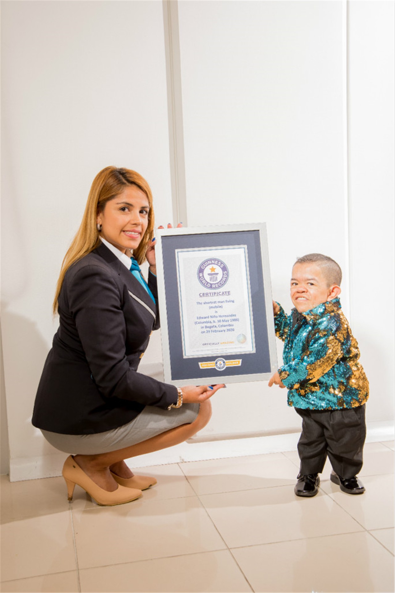 世界上最矮的女人：身高仅0.6米，打破吉尼斯纪录，成知名女星