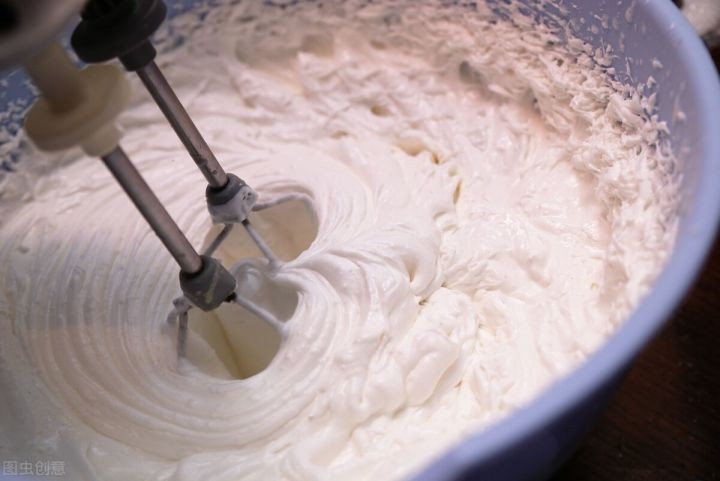 稀奶油就是动物奶油吗（稀奶油喝淡奶油的区别）