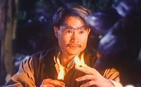 林正英将她捧红，却劝她退圈，邹兆龙也曾发誓要娶她，如今成路人