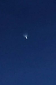 ​巴西多地上空惊现“不明飞行物” 天文学家：中国发射的火箭