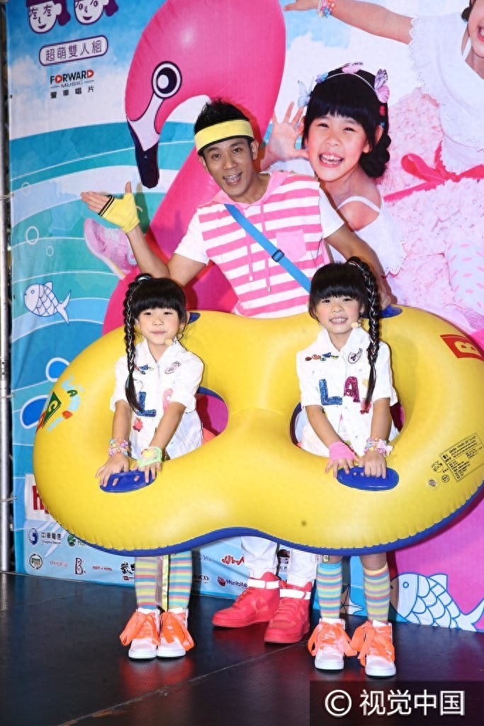 出名要趁早!超萌双胞胎”左左右右“发新专辑 可爱热舞嗨翻全场