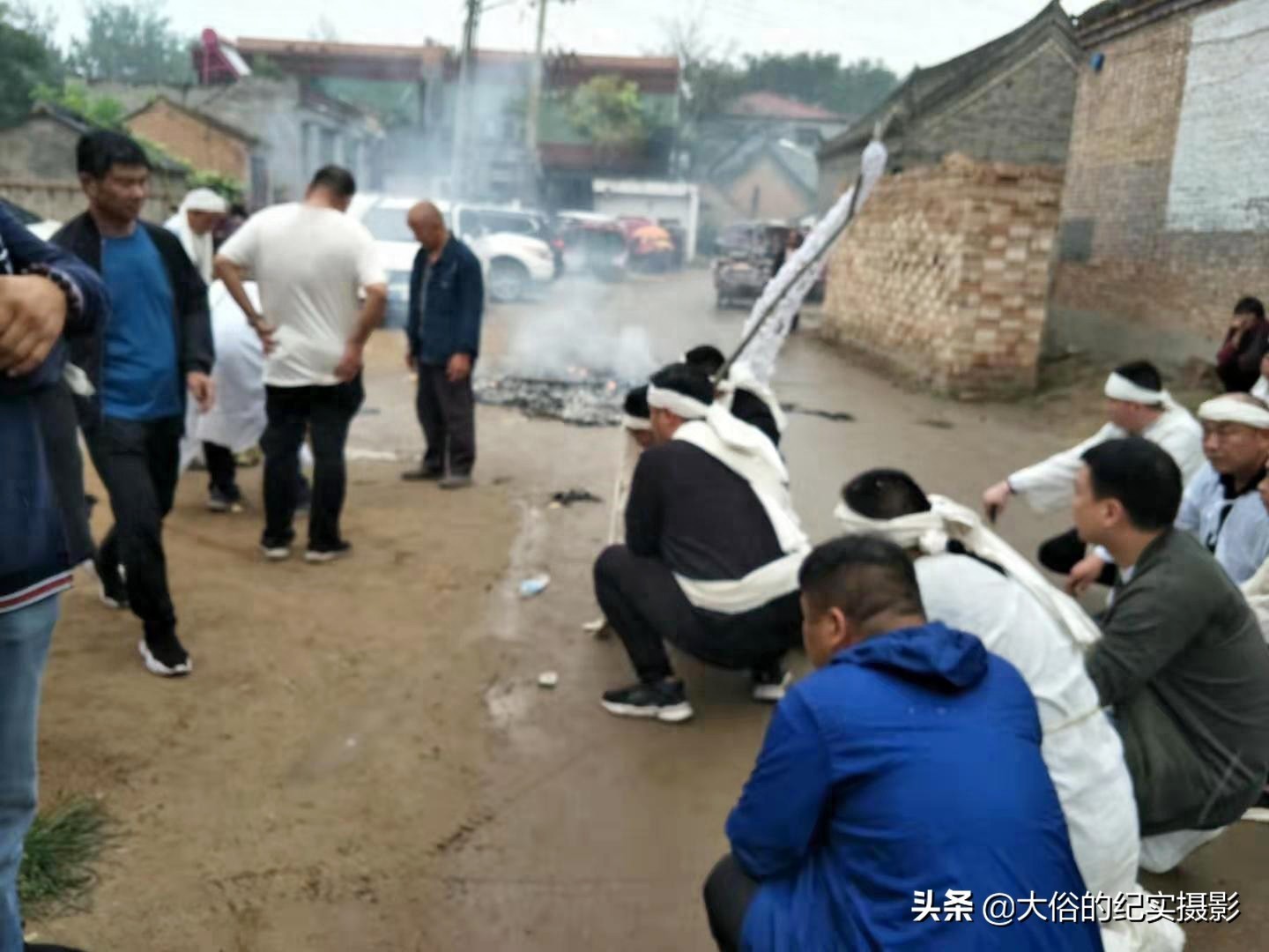 接着上组图集，继续记录兰考农村办白事送盘缠的葬礼习俗