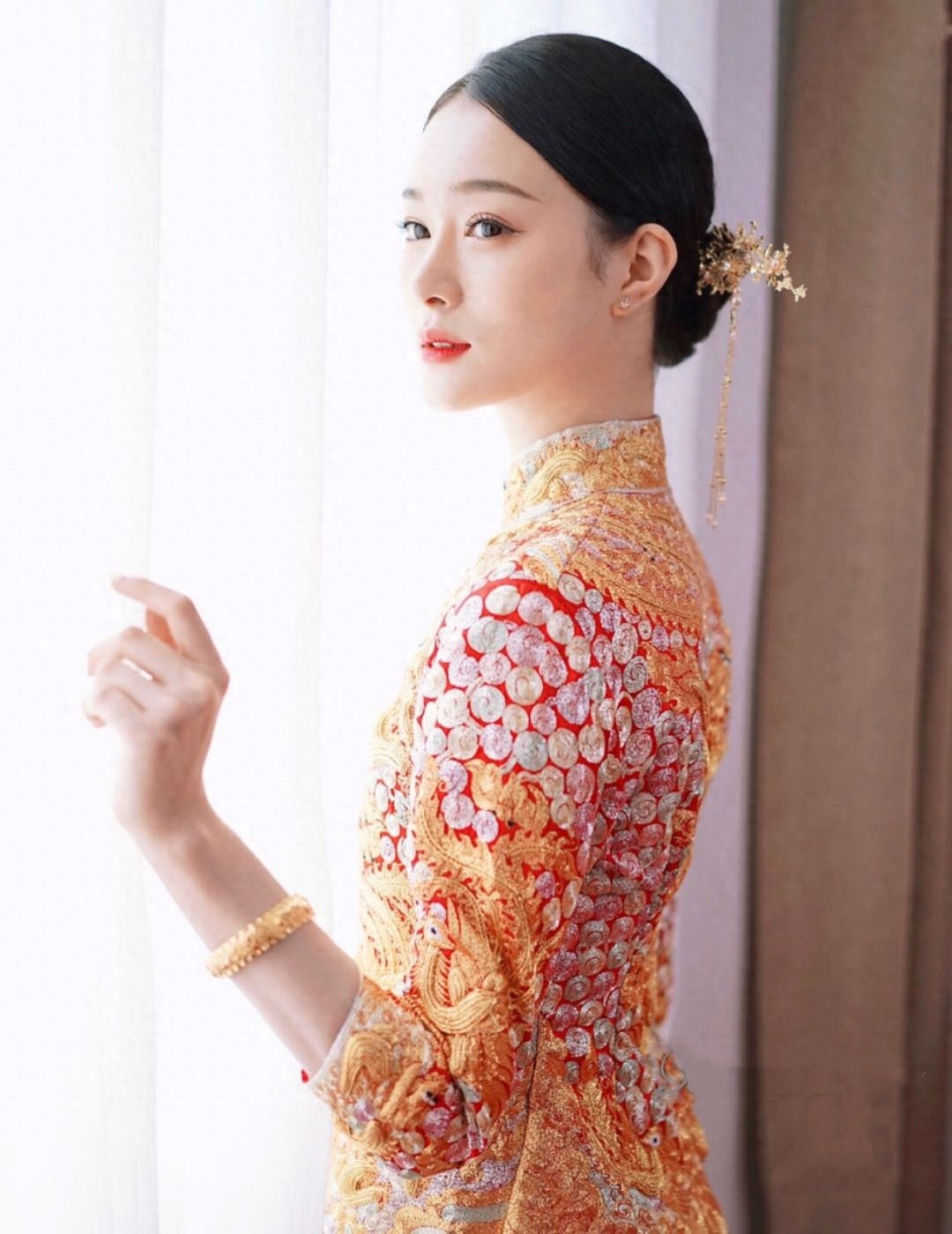 大明朝皇室礼服，中式婚纱王者，这套超美龙凤褂后，是否打动你