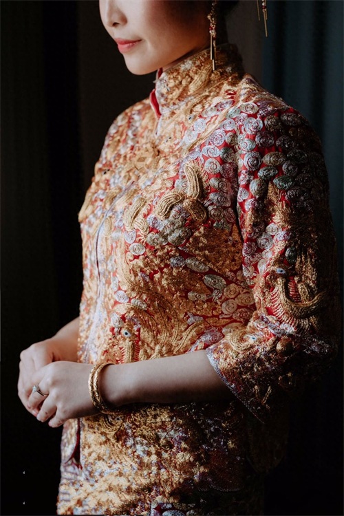 大明朝皇室礼服，中式婚纱王者，这套超美龙凤褂后，是否打动你