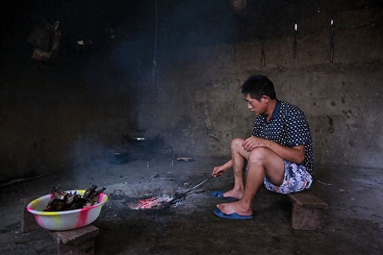 一个喜欢玩火的民族，称自己为火的子孙