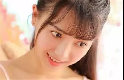 如何巧妙哄女友,化解因与异性聊天而引发的争吵