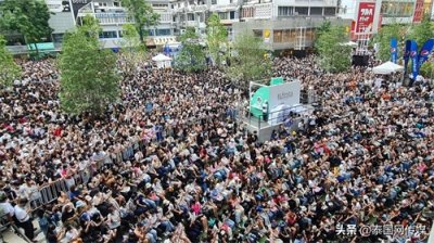 ​泰国暹罗广场举办多场音乐会，现场爆满！