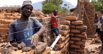 ​非洲人到底有多“懒”，看了这一幕，我真想帮他们快进！