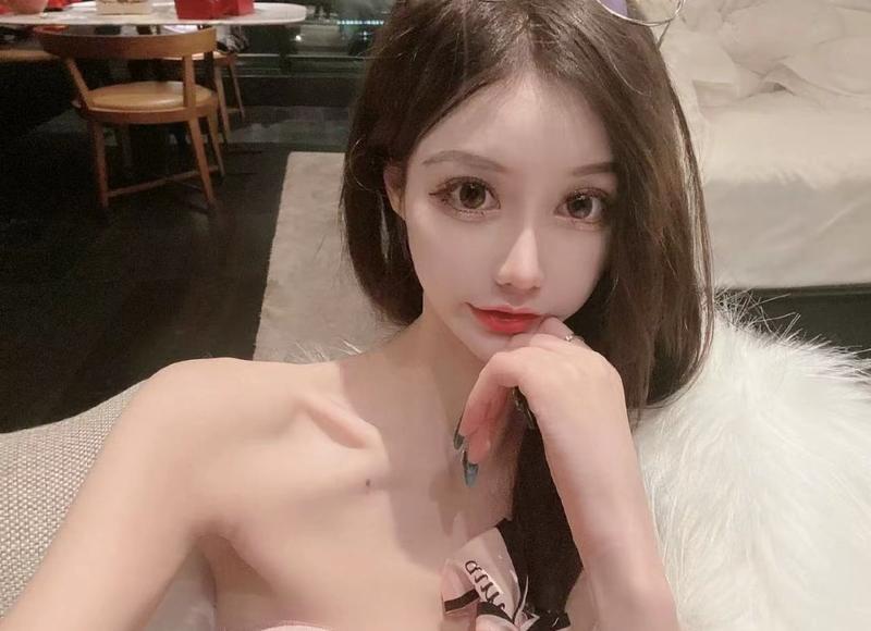  非裔少年亲吻梅根后，给哈里写道歉信