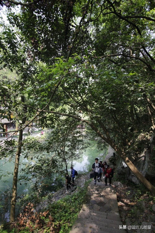 灵隐寺的对联个个是千古绝对，有幸拍下一副最清晰的对联作为收藏