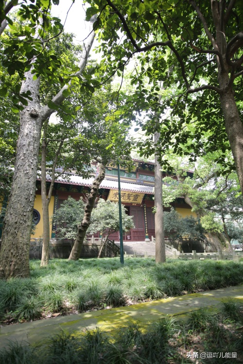 灵隐寺的对联个个是千古绝对，有幸拍下一副最清晰的对联作为收藏